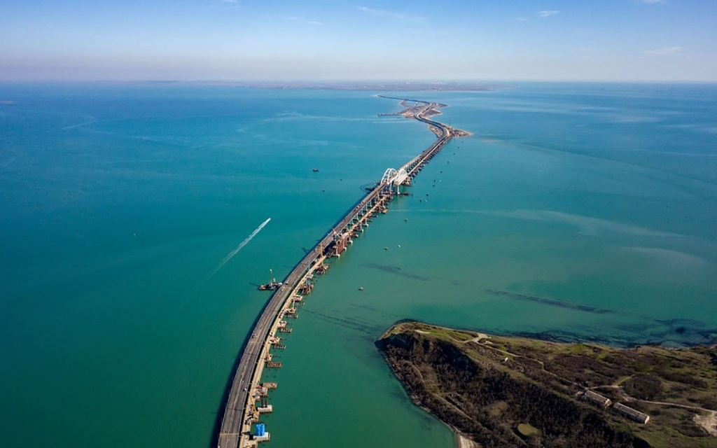 движение через Крымский мост